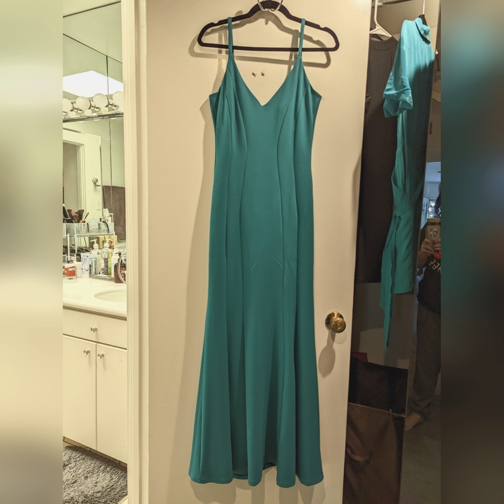 Form fitting elegant Teal gown - size 1/2 (small)